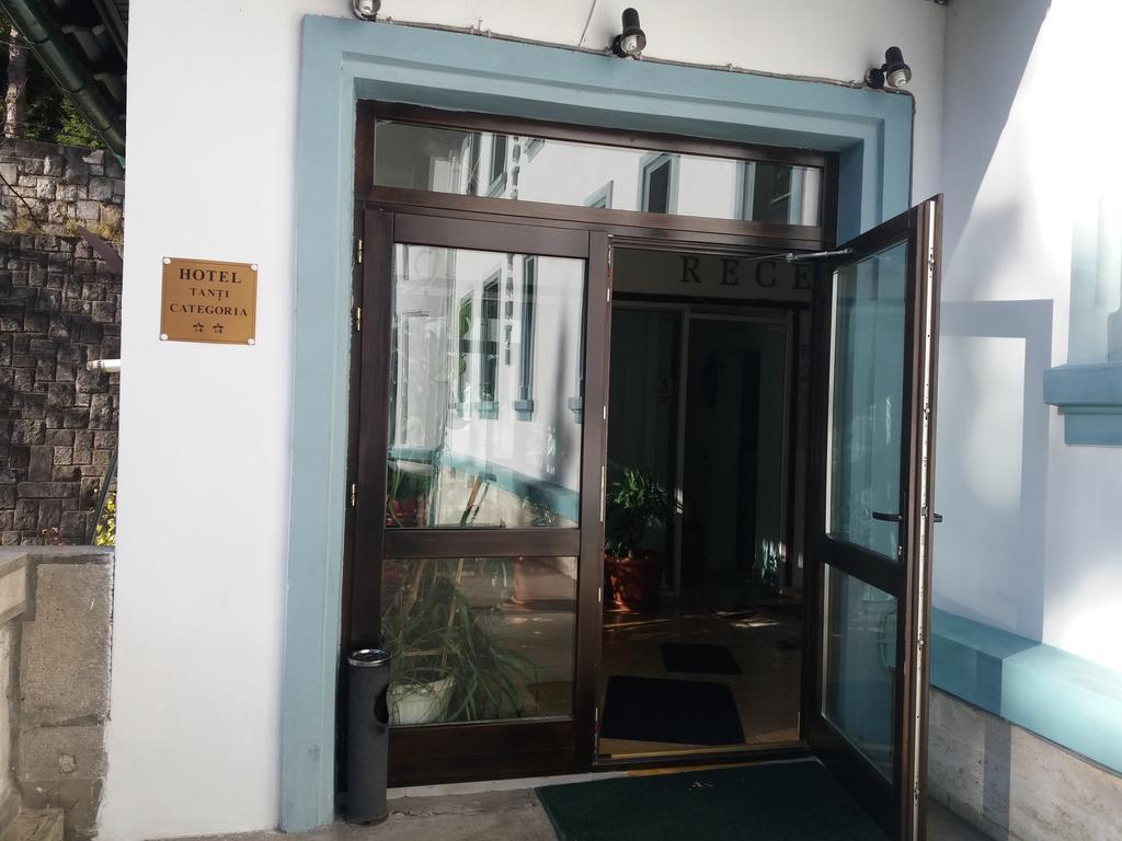 Tantzi Hotel 2*